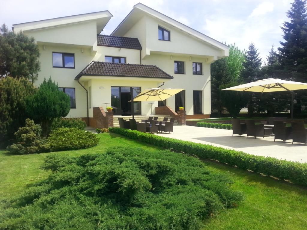 Astoria Bed & Breakfast Swarzedz Luaran gambar