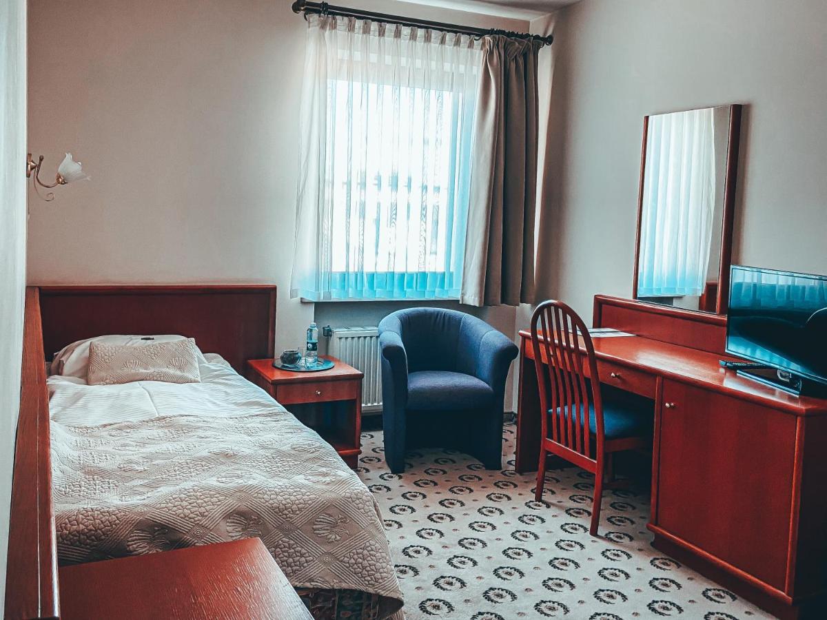 Astoria Bed & Breakfast Swarzedz Luaran gambar