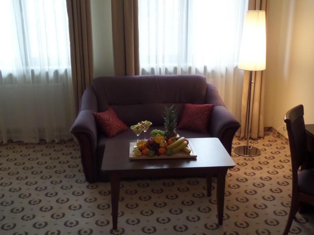 Astoria Bed & Breakfast Swarzedz Luaran gambar