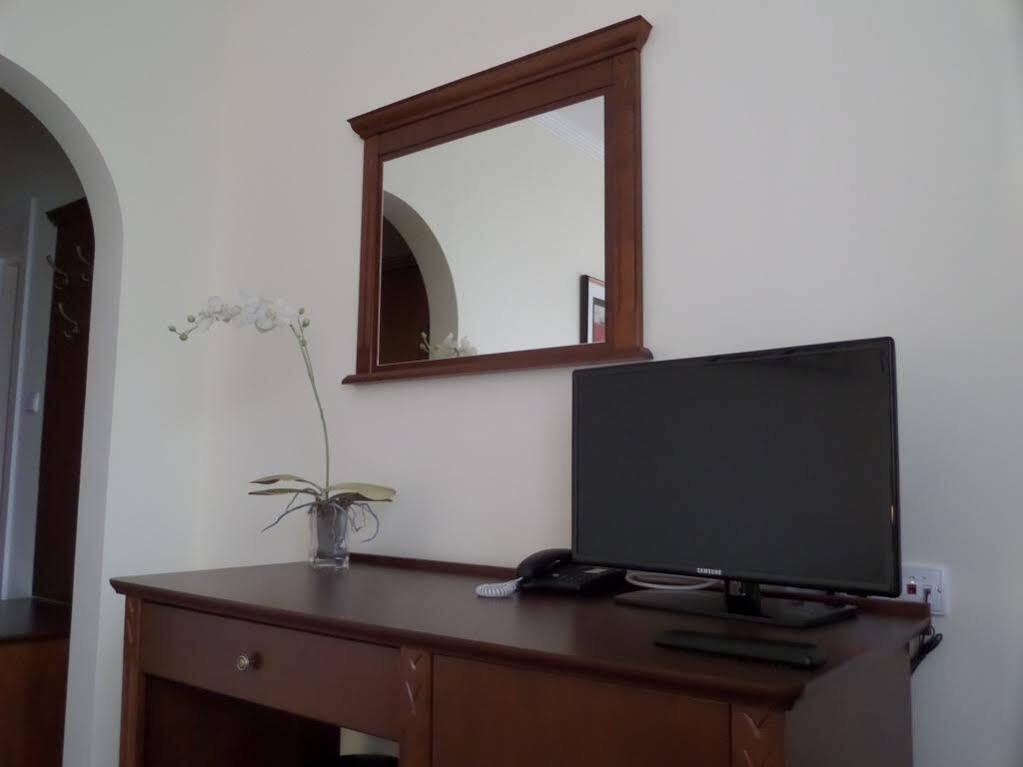Astoria Bed & Breakfast Swarzedz Luaran gambar